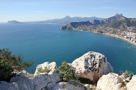 rocks on body of water thumbnail