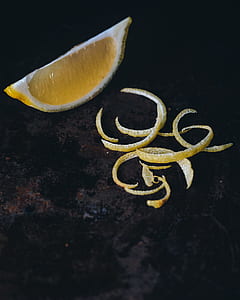 slice of lemons on table thumbnail