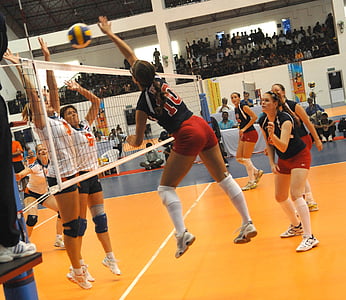 volleyball player spiking ball thumbnail