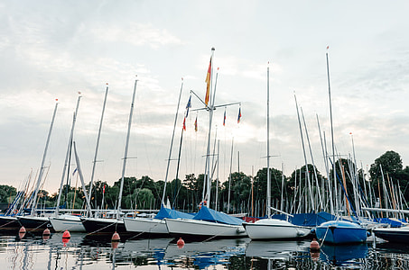 Sailing boats in Hamburg thumbnail
