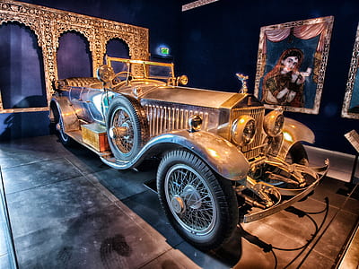vintage gray car thumbnail