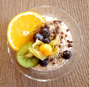 parfait with sliced fruits thumbnail