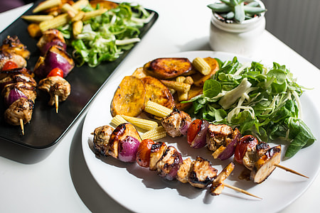 Paleo chicken skewers with plantains thumbnail