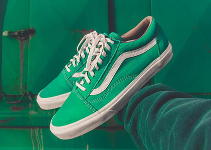 green-and-white Vans Authentic thumbnail