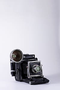 black and grey camera thumbnail