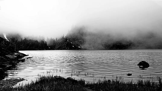 Gray Scale Body of Water thumbnail
