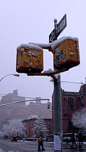man crossing the street thumbnail