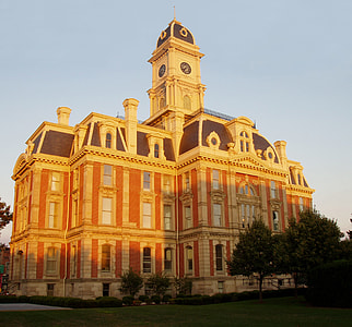 Hamilton County Courthouse in Noblesville, Indiana thumbnail