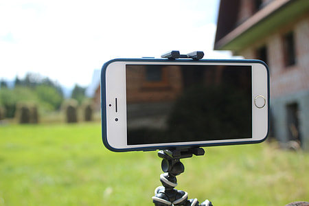 iPhone displaying black screen on octopus tripod stand thumbnail