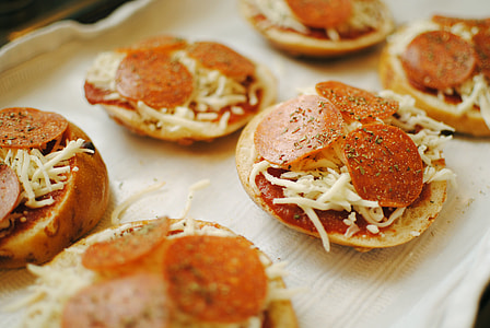 mini pizza with pepperoni thumbnail