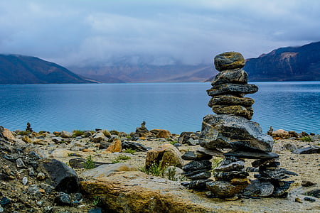 gray concrete stones thumbnail