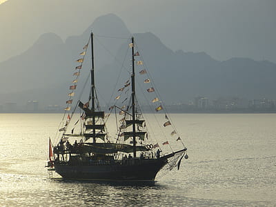 sailing boat on water thumbnail