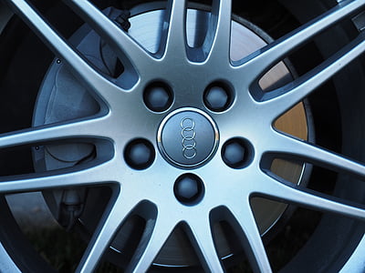 gray audi wheel thumbnail