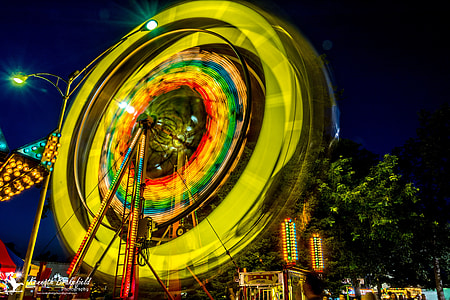 ferris wheel in night thumbnail