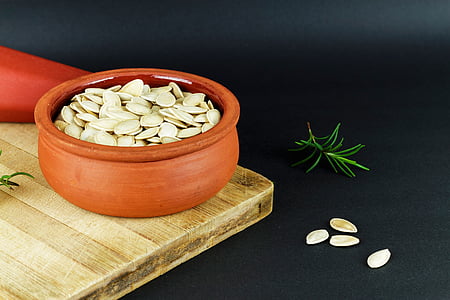 bunch of seed in bowl thumbnail