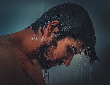 photography of black haired man thumbnail