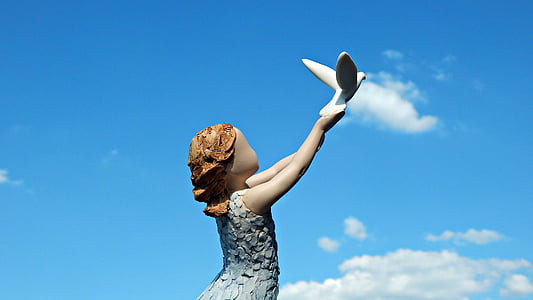 Willow Tree figurine thumbnail