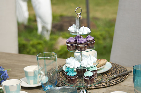 cupcakes on 3-tier tray thumbnail