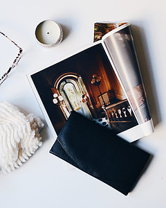 black leateher wallet thumbnail