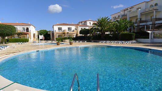 round concrete swimming pool thumbnail