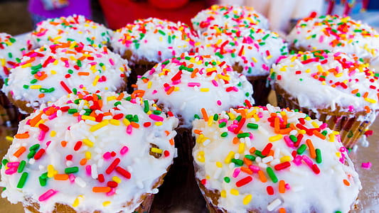 cupcakes with sprinkles thumbnail