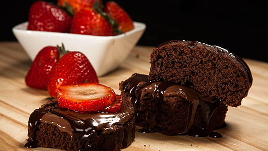 sponge cake with strawberry thumbnail