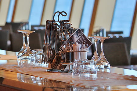 clear wine glasses thumbnail