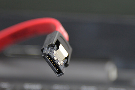 close-up photo of black and red SATA cable thumbnail