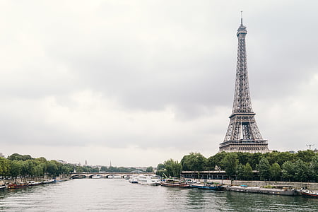 Eiffel Tower, Paris thumbnail