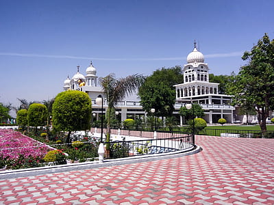 view of mansion and garden thumbnail