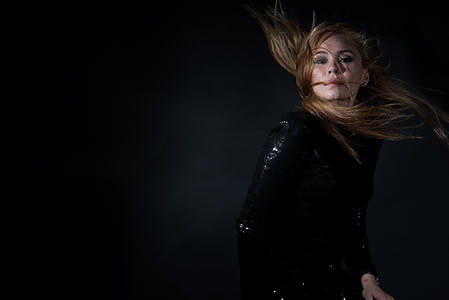 blonde hair woman wearing black long-sleeved shirt thumbnail