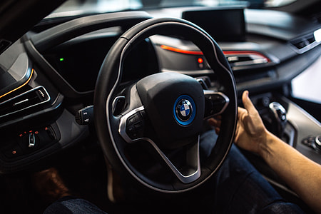 Silver BMW i8 thumbnail