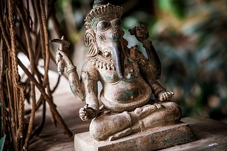 gray ganesha figurine thumbnail