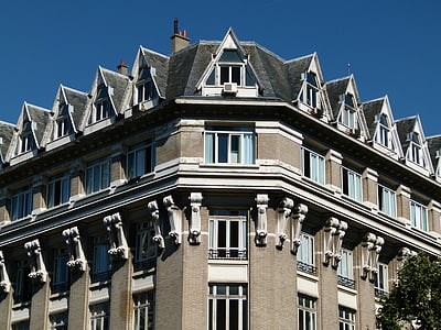 concrete building under blue sky ] thumbnail