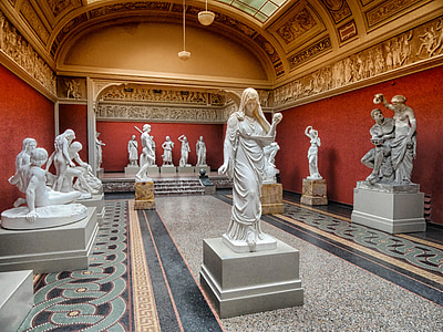 room with statues thumbnail