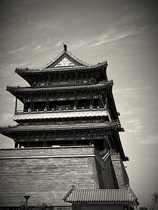 grayscale photo of house thumbnail