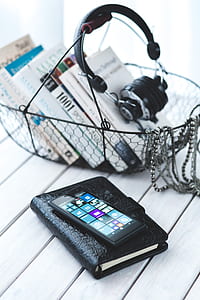 black leather wallet thumbnail
