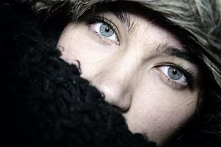 person wearing black hat thumbnail