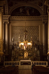 bench inside church thumbnail