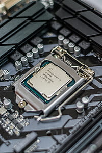 gray Intel Core i5 computer processor thumbnail