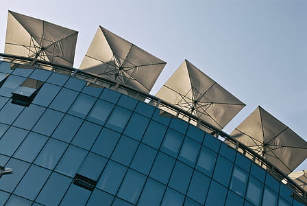 photo of blue and gray skyscraper thumbnail