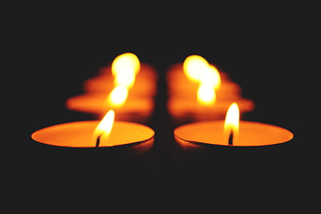 selective focus of taillight candles thumbnail