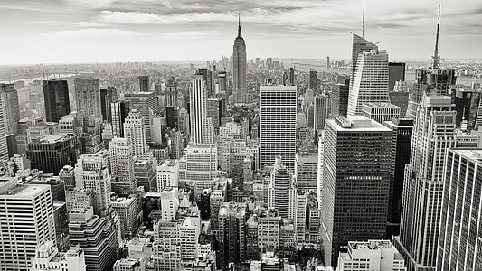 grayscale photo of nNew York thumbnail