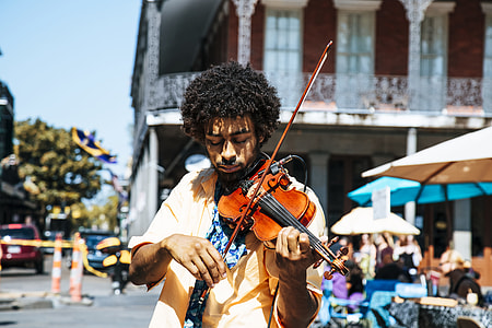 man playing violin thumbnail