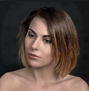woman wearing pink lipstick thumbnail