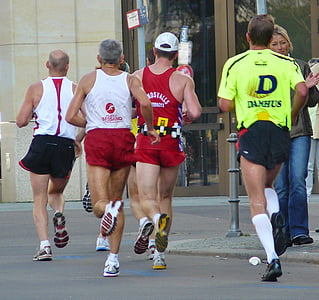men running together thumbnail