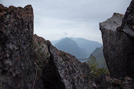 gray rock formations thumbnail