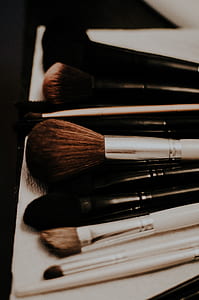 black and white makeup brush set thumbnail