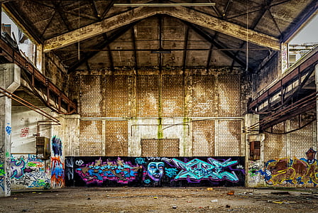 photo of graffiti artwork thumbnail