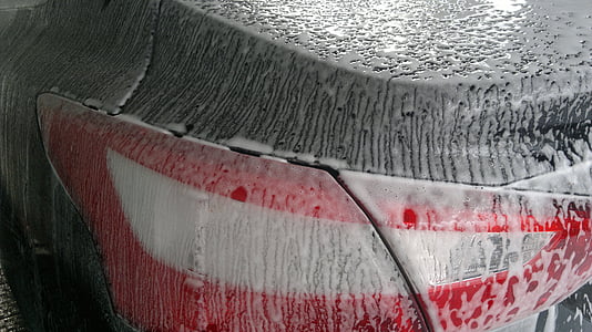 unpaired vehicle taillight thumbnail